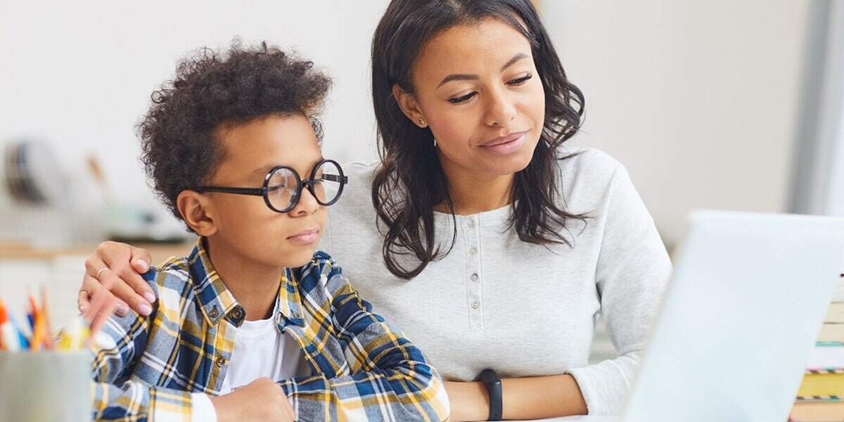 Tenha uma comunicação clara e objetiva para engajar as famílias